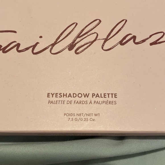 Wander Beauty Trailblazer Eyeshadow Palette - Picture 3 of 5